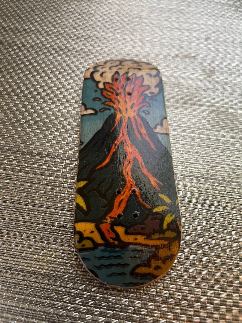 Graphic deck - Volcano 1