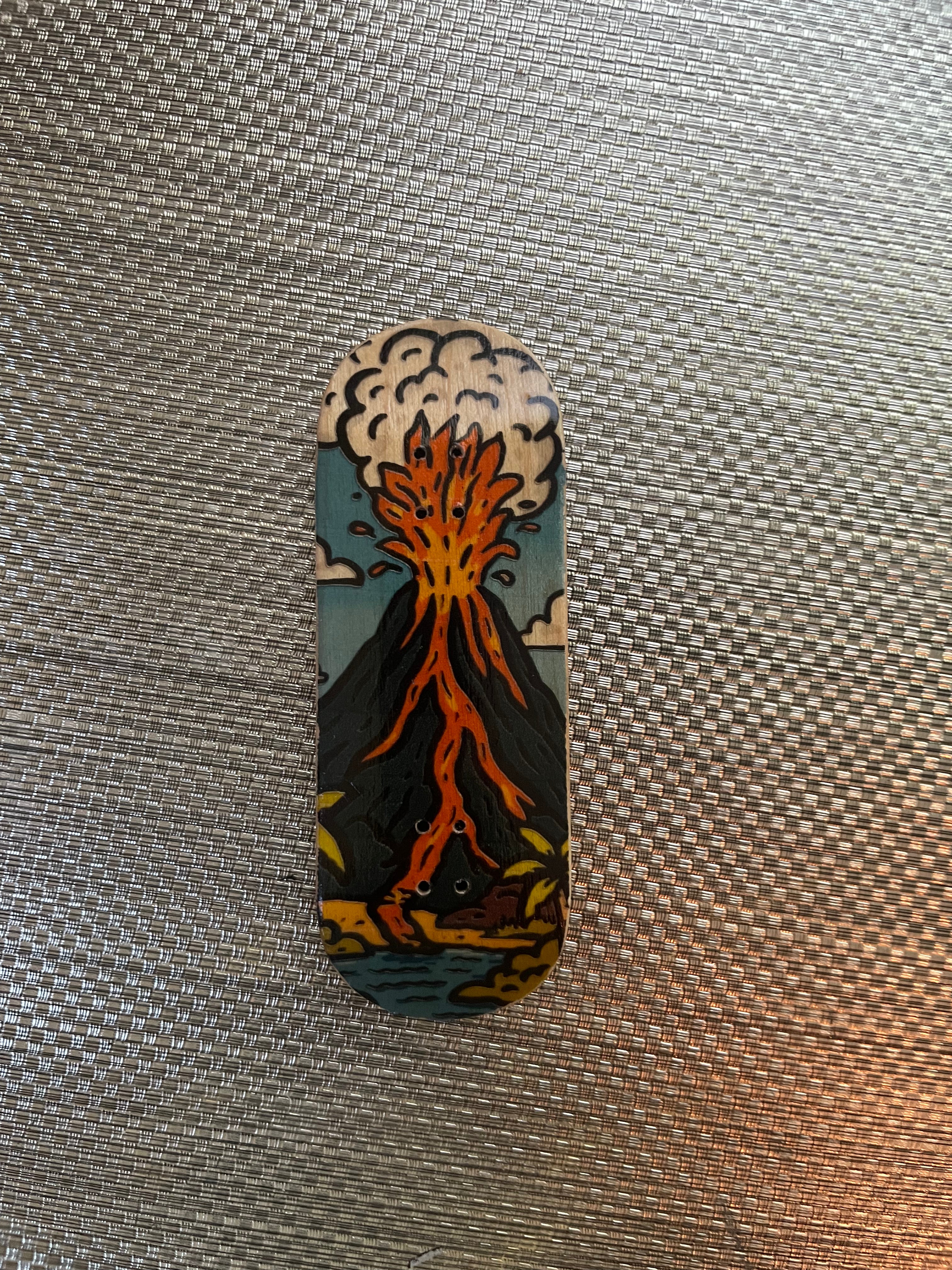 Graphic deck - Volcano 1