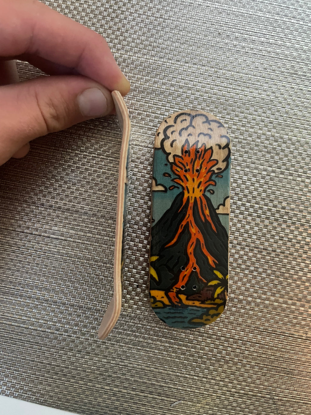 Graphic deck - Volcano 1