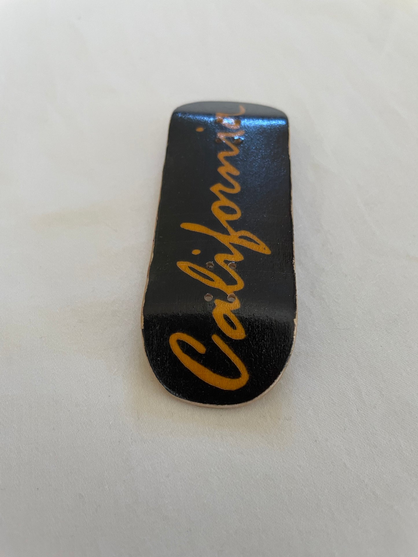 Graphic deck - Cursive California (Black & Yellow)